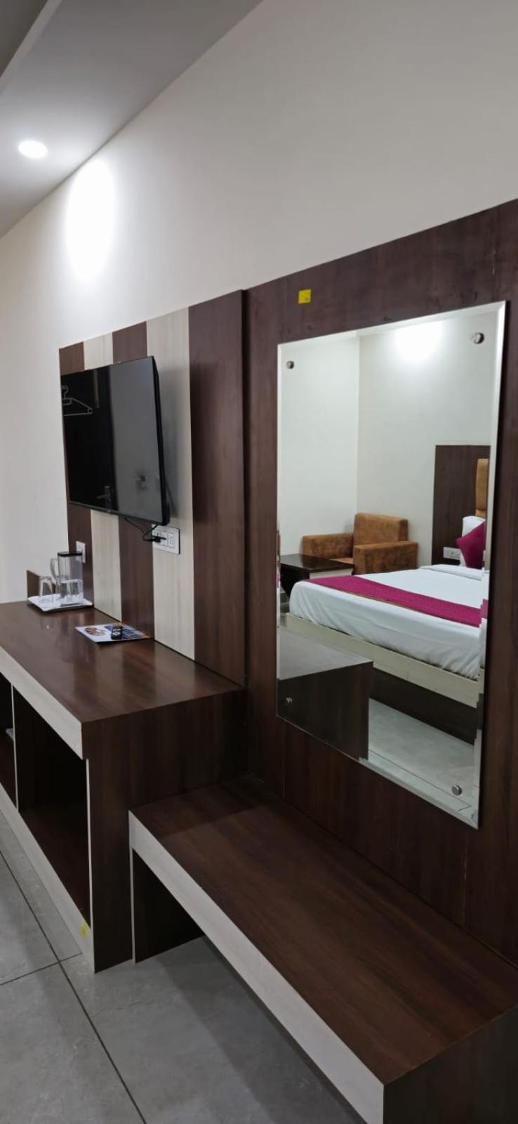 Satya Residency Hotel คาตรา ภายนอก รูปภาพ