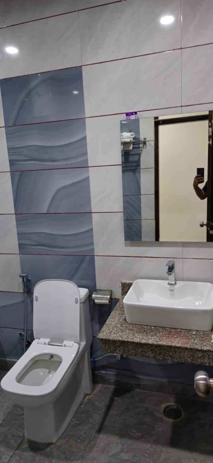 Satya Residency Hotel คาตรา ภายนอก รูปภาพ