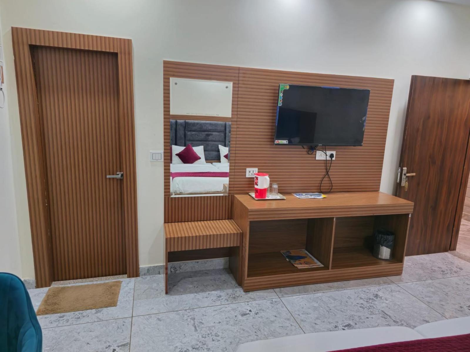 Satya Residency Hotel คาตรา ภายนอก รูปภาพ
