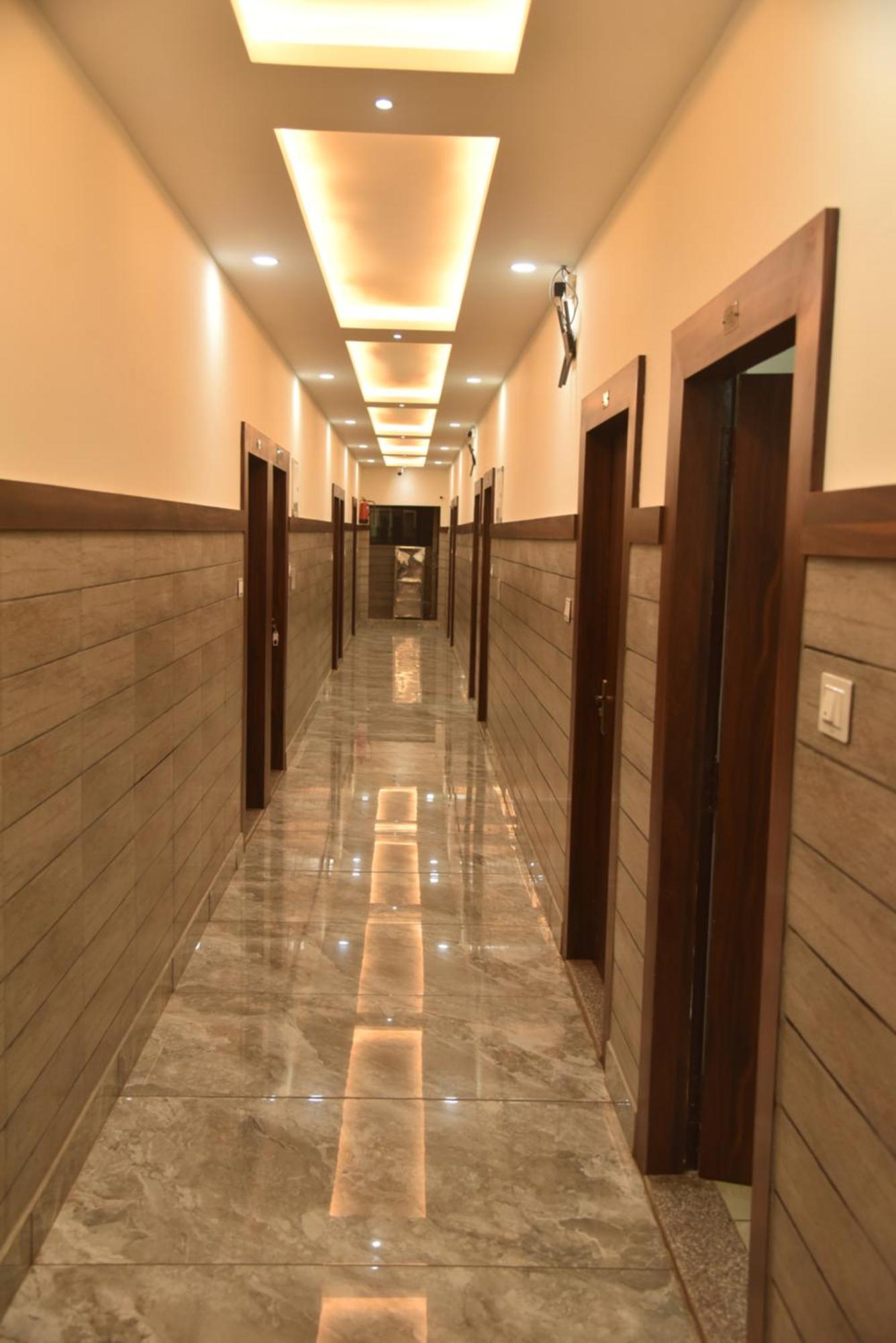 Satya Residency Hotel คาตรา ภายนอก รูปภาพ