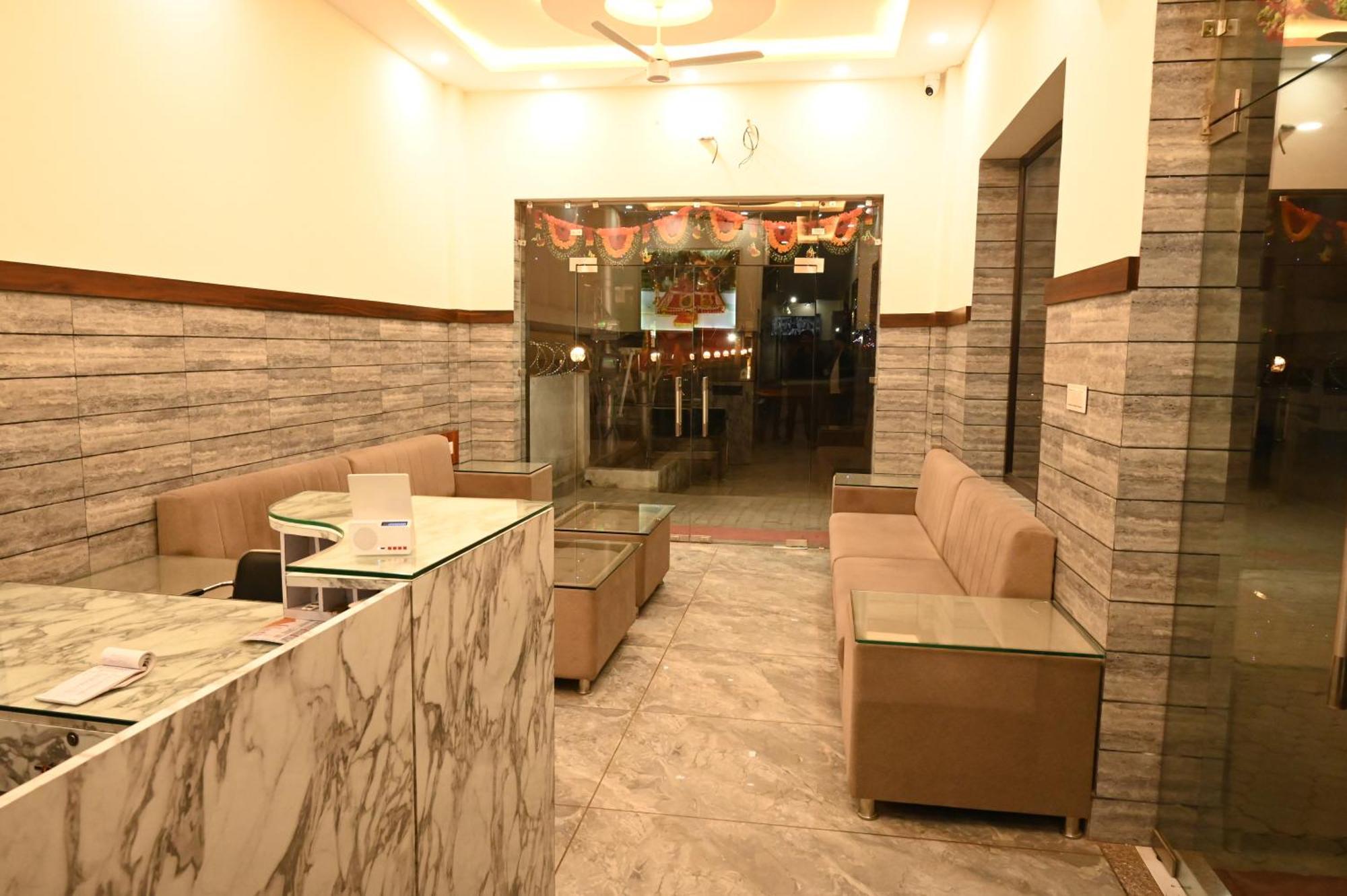 Satya Residency Hotel คาตรา ภายนอก รูปภาพ
