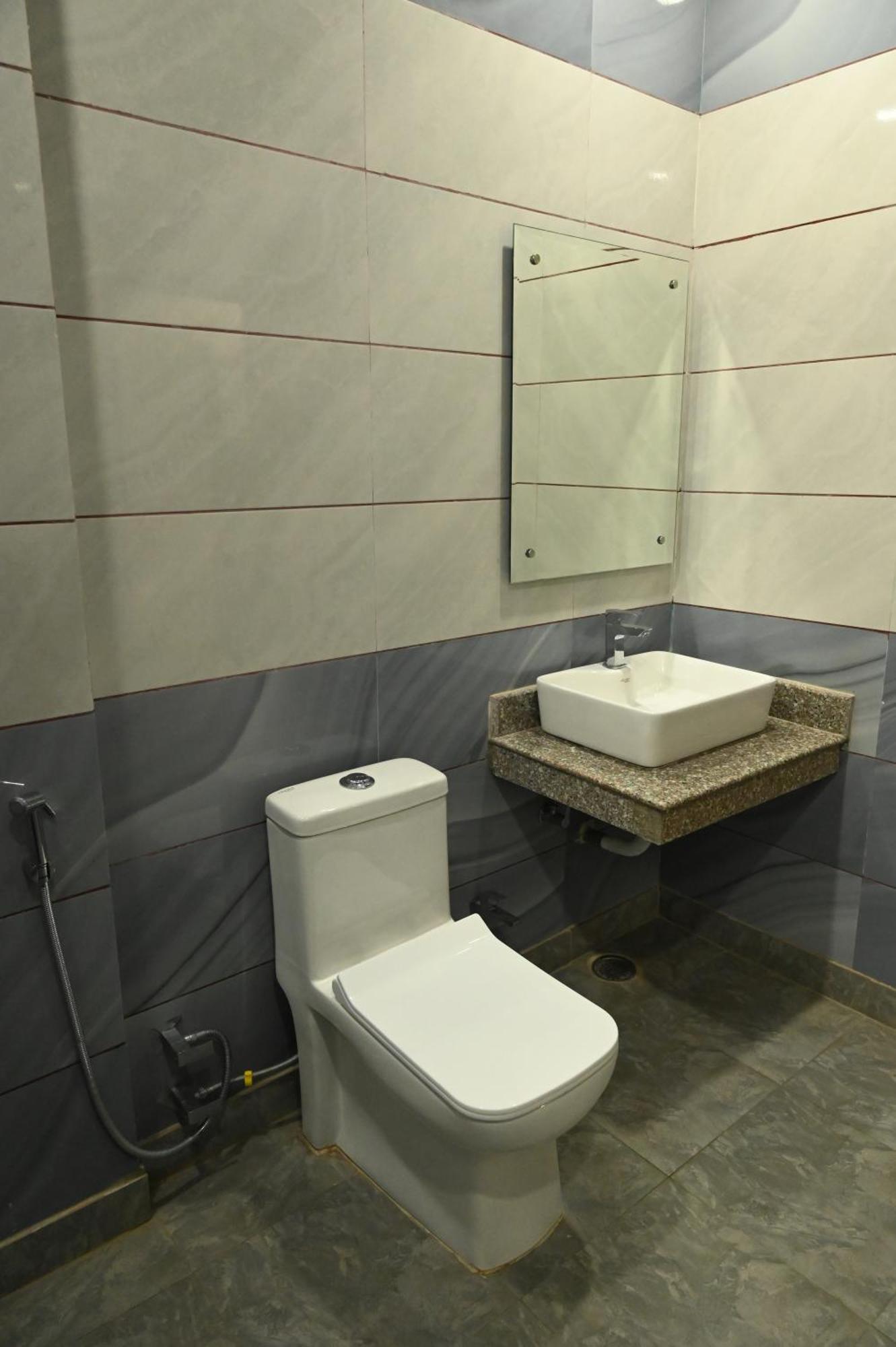 Satya Residency Hotel คาตรา ภายนอก รูปภาพ
