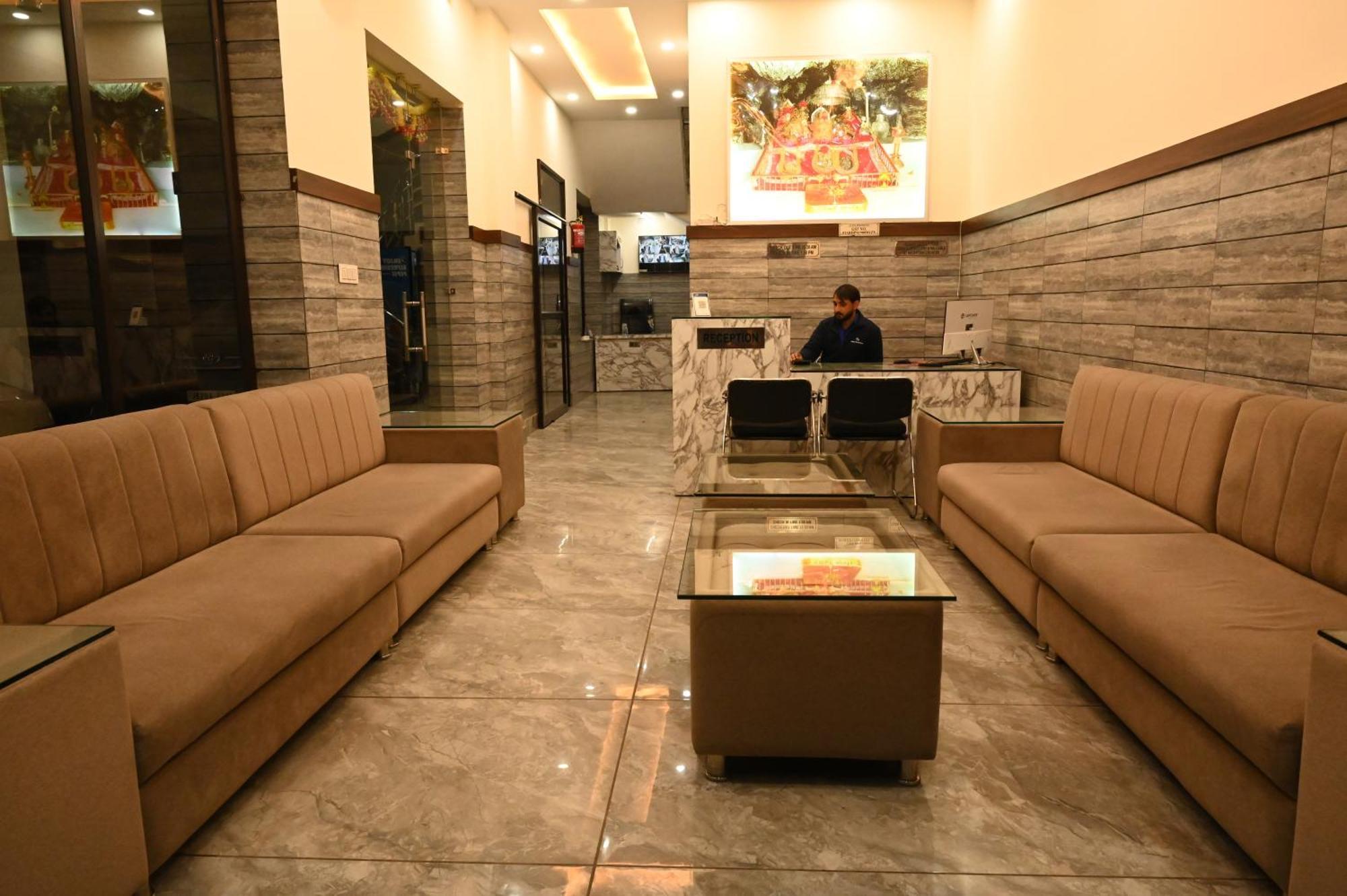 Satya Residency Hotel คาตรา ภายนอก รูปภาพ